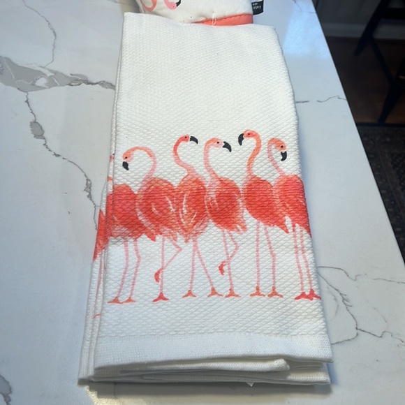 Kate Spade Flamingo Strut Your Stuff Set 2 Kitchen Towels 2 Mini Mitts NWT - Picture 6 of 7